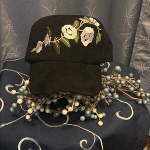 NICOLE MARCIANO Exquisite Black Floral Embroidered Hat